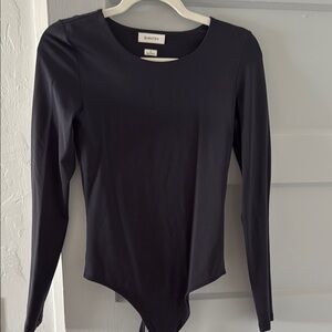Aritzia Babaton Contour Crew Longsleeve Bodysuit